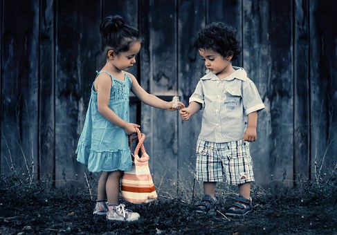 1537511764237707.jpg siblings-817369__340.jpg